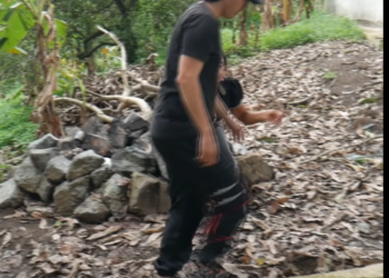 L0102005 Contrato a una chica para que le ayudara en las cosas de la casa, sin imaginar lo que su esposo le iba a hacer