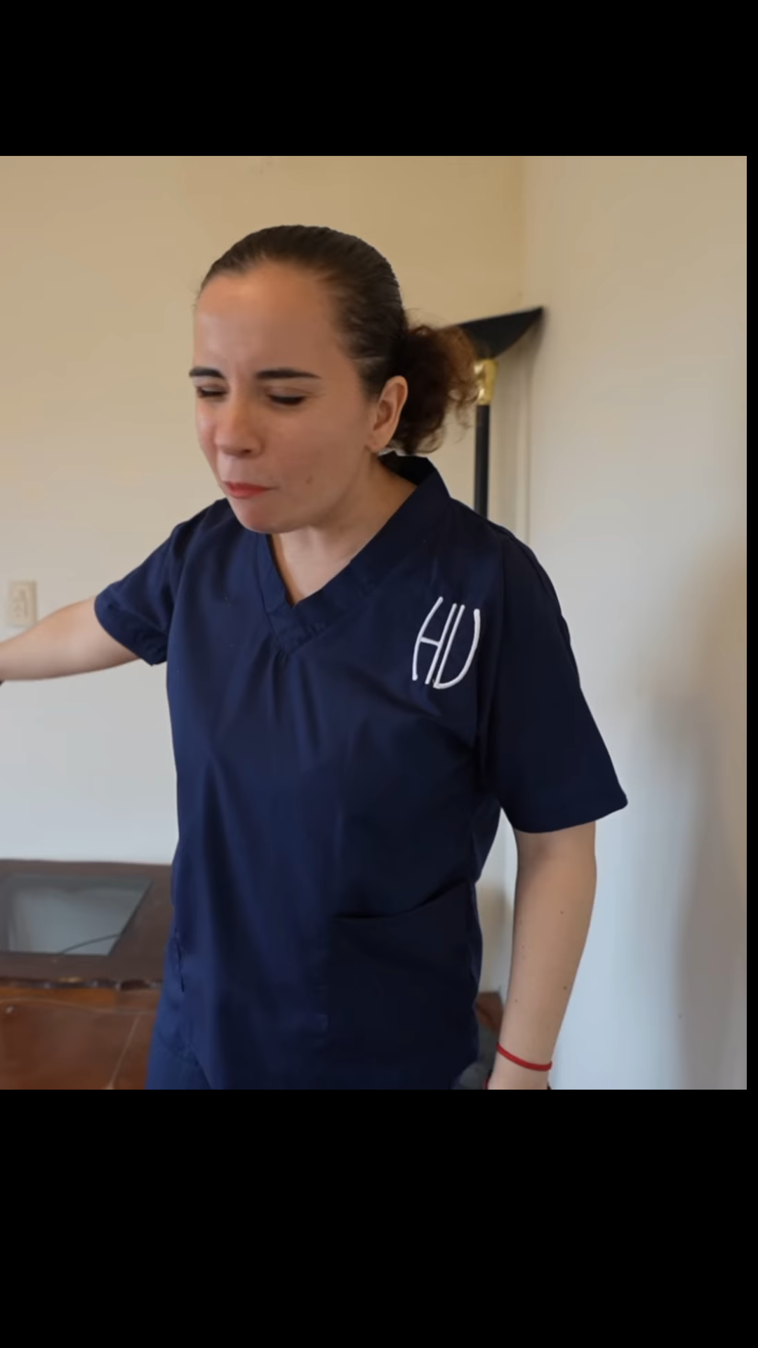 L2701003 Abandonó a su abuelita por pobretona sin saber que en el testamento había una sorpresa