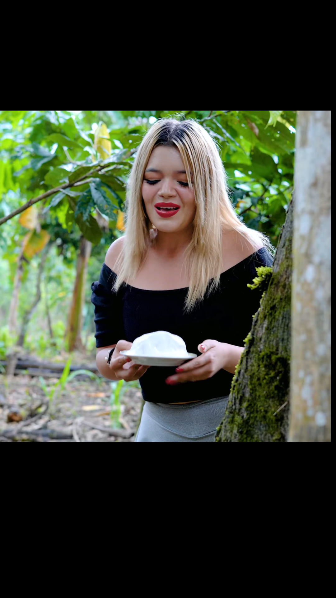 L2801001 Busco un sεñor mαyor pαrα quε lε hiciεrα lo quε su εsposo no lε hαciα