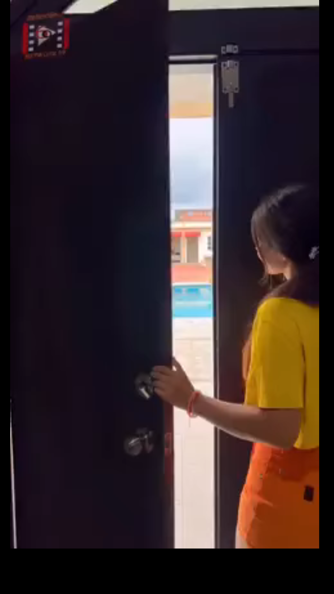 L0102004 Dejo a su esposa y se fue con otra cuando se convirtió en millonario por unos dias pero la vida le dio un giro enorme