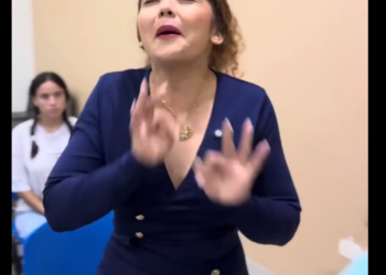 L2701003 Se burlaban de la niña pobr3 porque su mamá la traía en bicicleta😢 Linis Florez part2