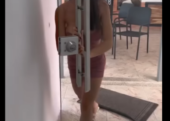 L2801004 Daña el pastel que su madrasta le preparó a su papá para arruinarle la sorpresa de cumpleaños 😱 part2