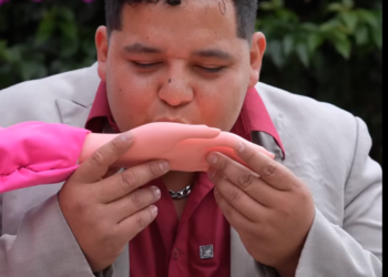 L2701003 Mujer de brazos hizo el robo perfecto esta pobre señora part2