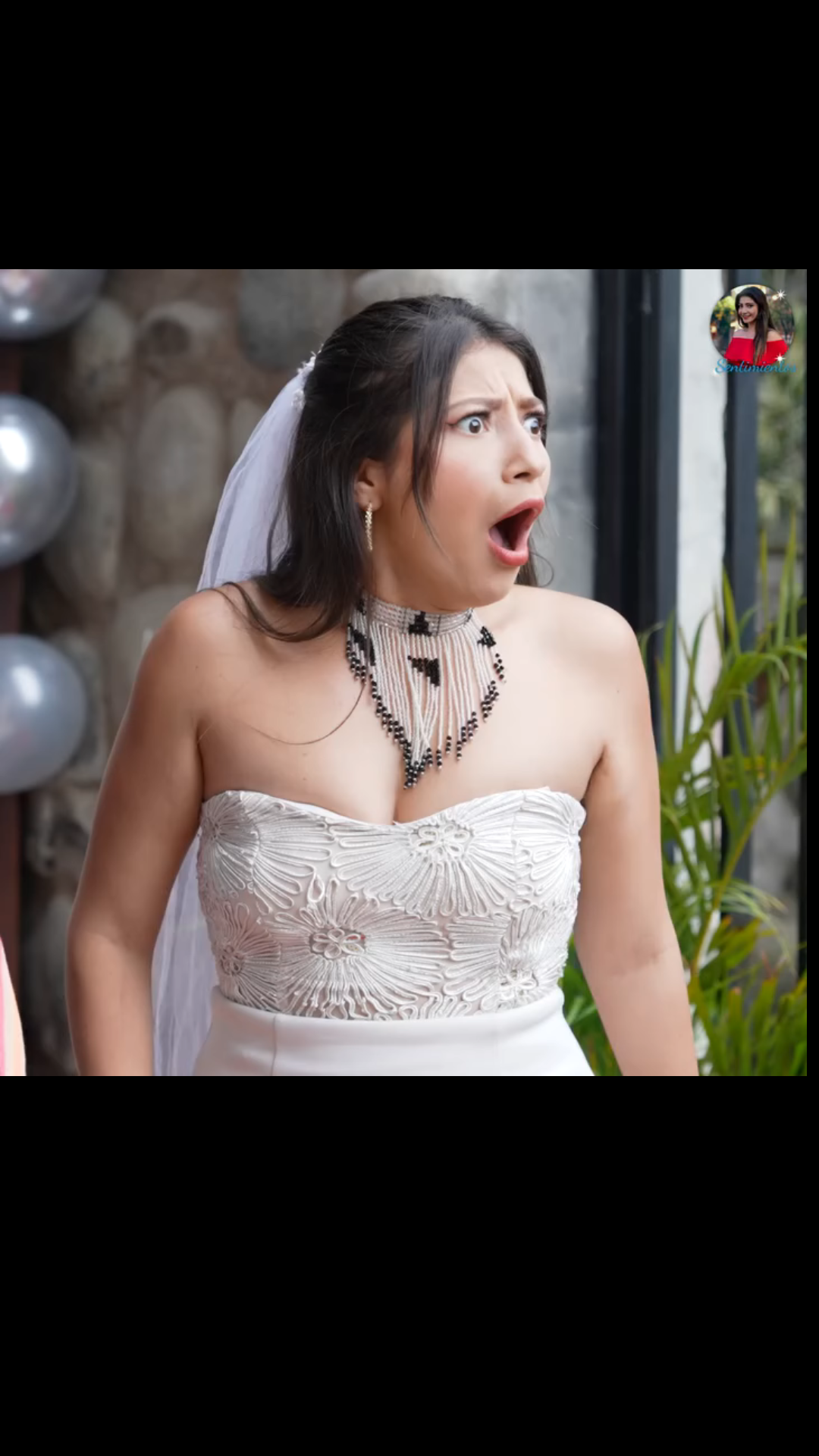 L2801004 Novia disfrazó de peluche su keridito para roVar su novio part2