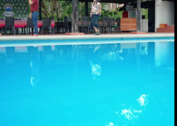 L2901004 Campesina fue a lavar en el río sin imaginar el pεligrø que encontraría part2