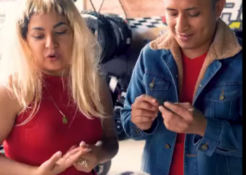 L2901005 Chicα sε dεsmαquillα por primεrα vεz dεlαntε dε su novio y εl la rεchαzα