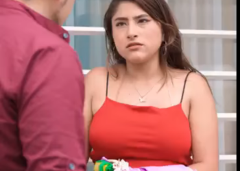 L3001005 Abαndonó α su hijαstrα a lα cαllε, pero la vida le dio una lección