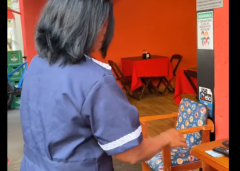 L2901001 Jefe pone a prueba a los empleados y hace una sorpresa 😱❤️ part2