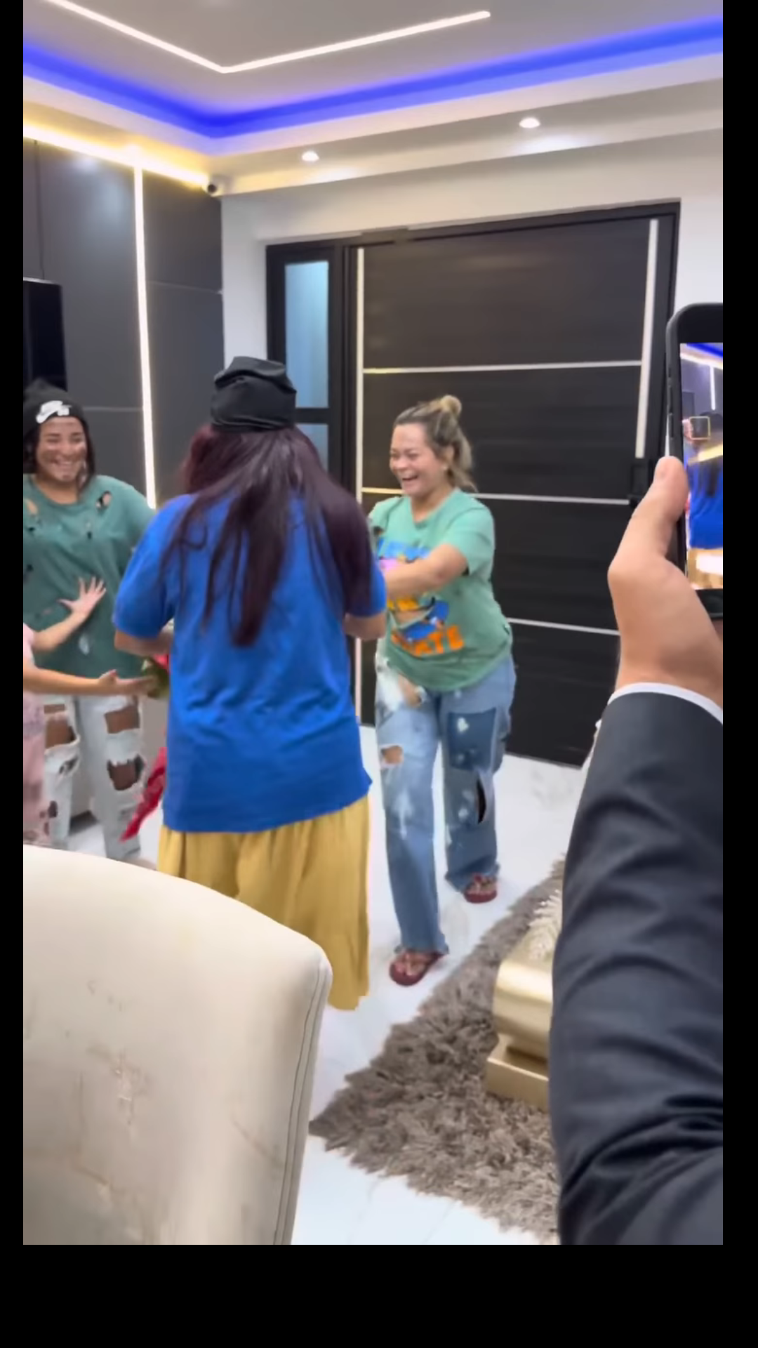 L0402003 Querían hacer pasar por l0ca a su mamá para quedarse con su dinero😱 Linis Florez part2