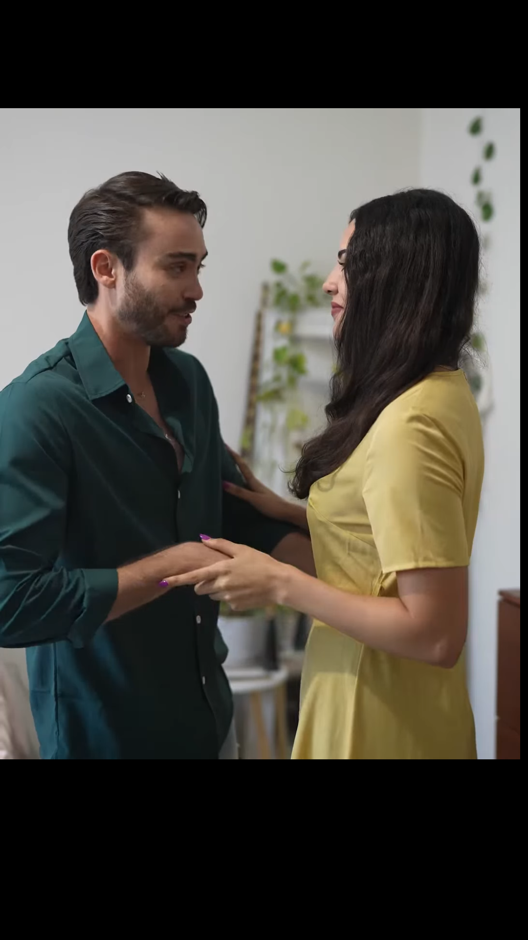 L0402005 Novia huye de su boda al ver el globo rojo 🎈 part2