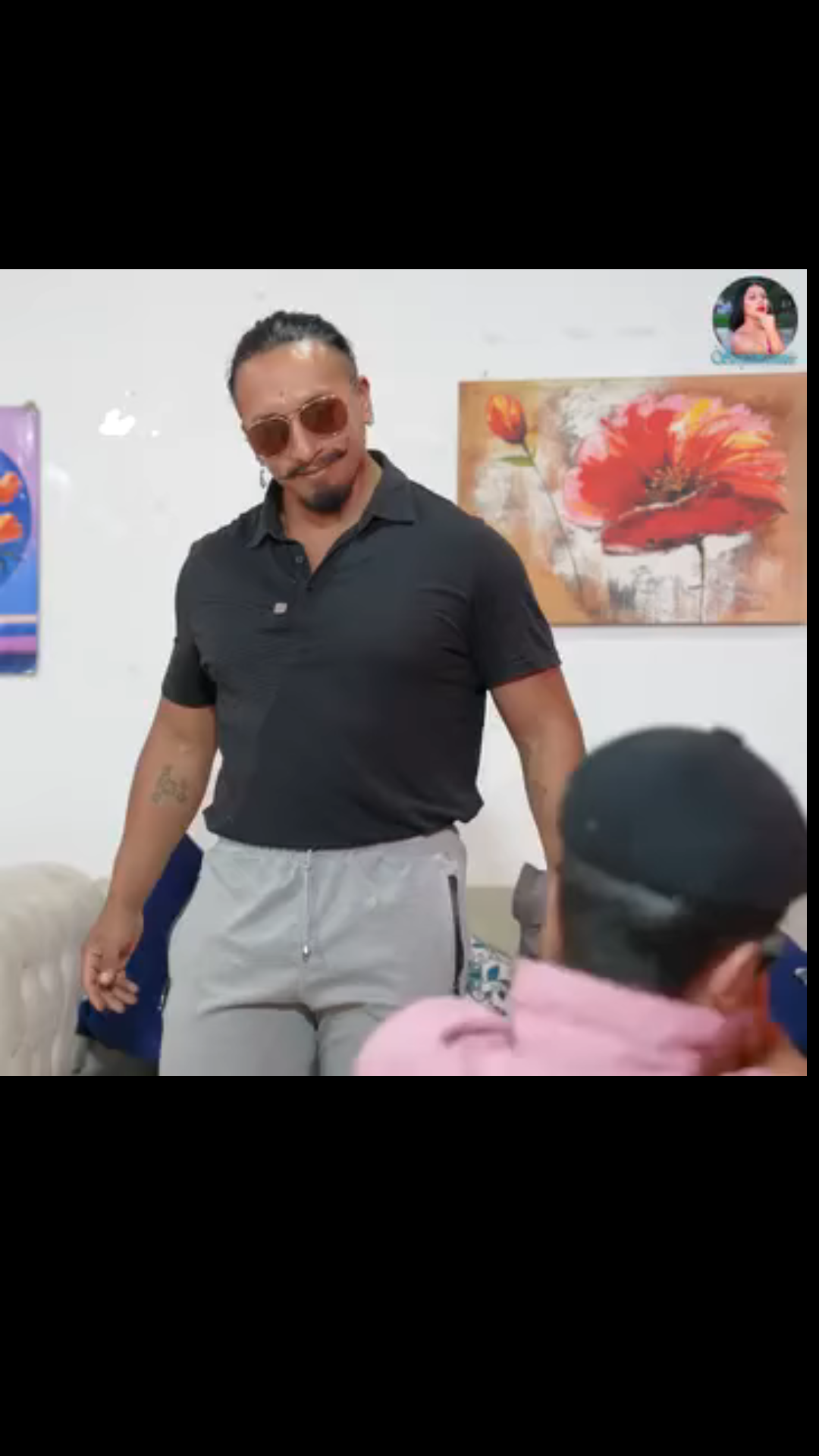 L0402002 Lleno de pintura el r0stro de su marido para escaparse con el jefe part2