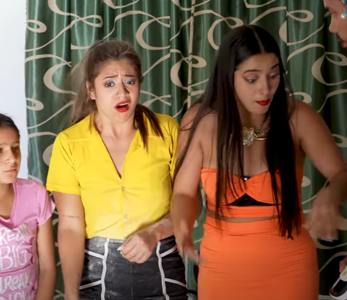 L0402005 Niña rev3lde desparesio a su hermana por el visio del teléfono part2
