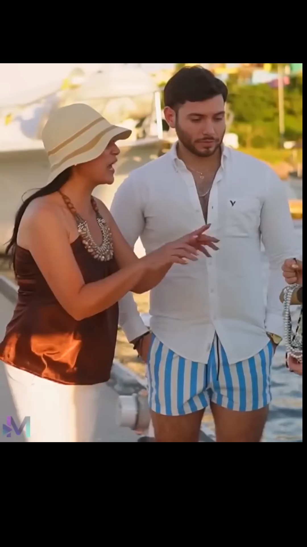 L0302003 Millonario se enamoró de una humilde vendedora de la playa Willeannys Perez part2