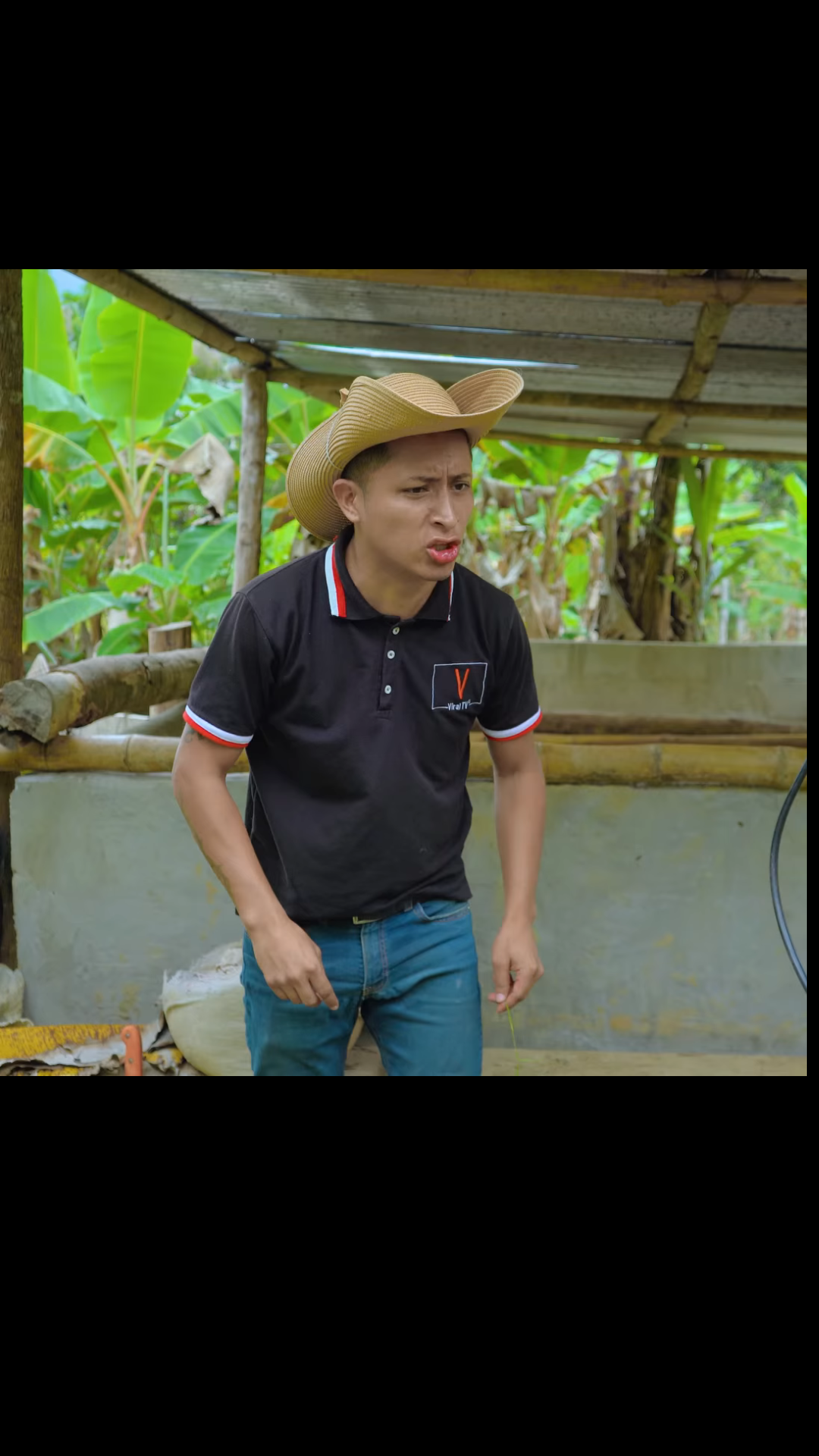 L0302002 Hombre Adinerado Quería Aprovecharse de Dos Humildes Hermanas