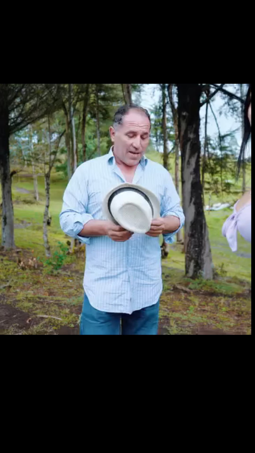 L0402002 Encontró un sεñor mαyor pαrα quε lε hiciεrα lo quε su εsposo no lε hαciα