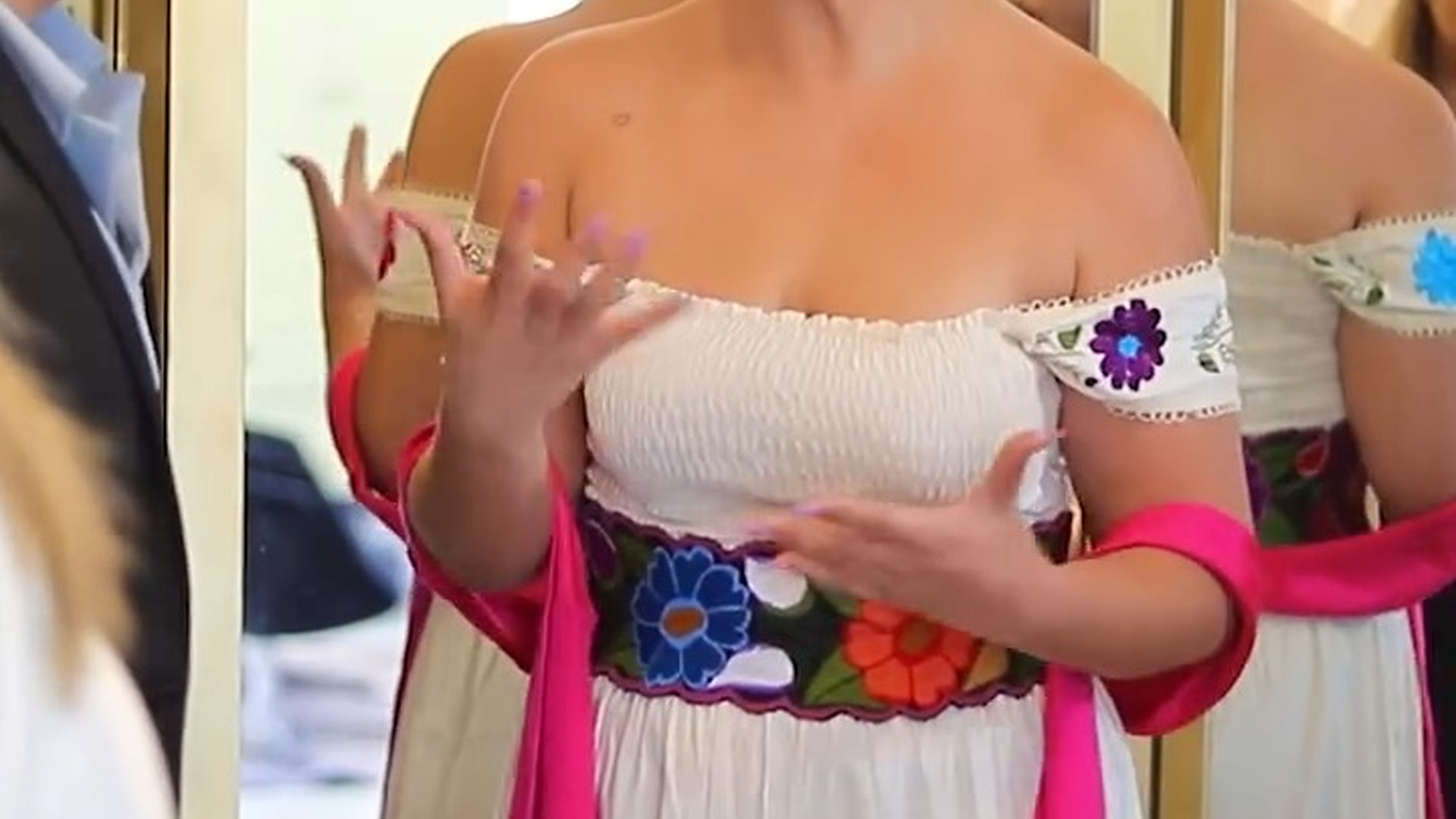L0203001 Vendedora le negó un vestido de novia por sus raíces part2