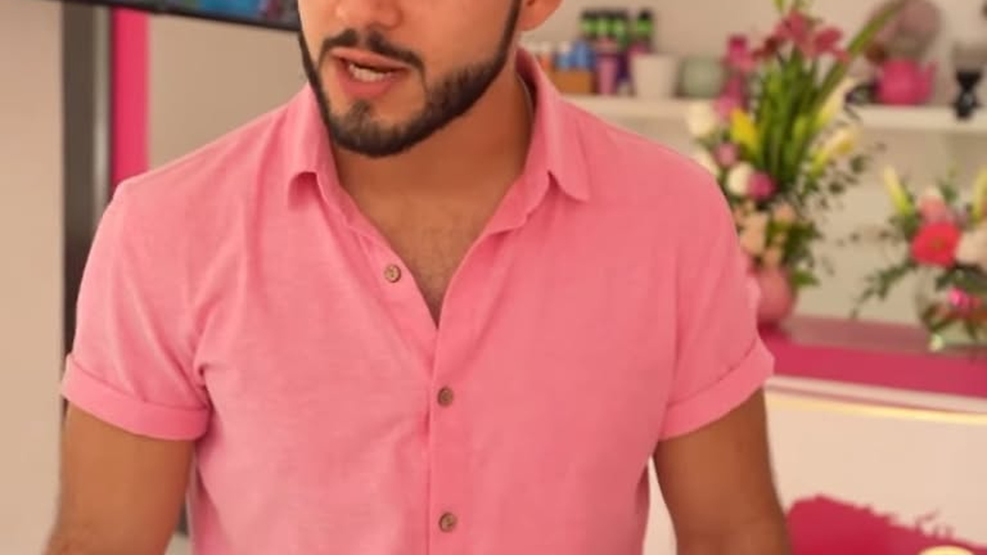 L0303002 Se llenó de pintura para descubrir a su novio. part2