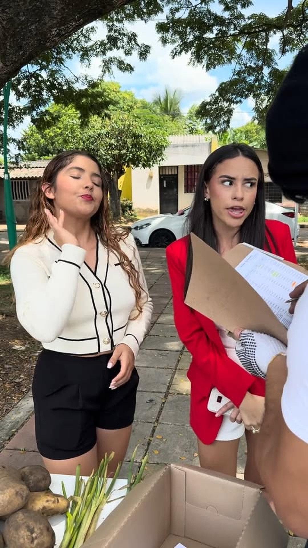 L0703004 Joven millonaria le pide a un hombre pobre que sea su esposo por tres dÃas😱 Linis Florez part2