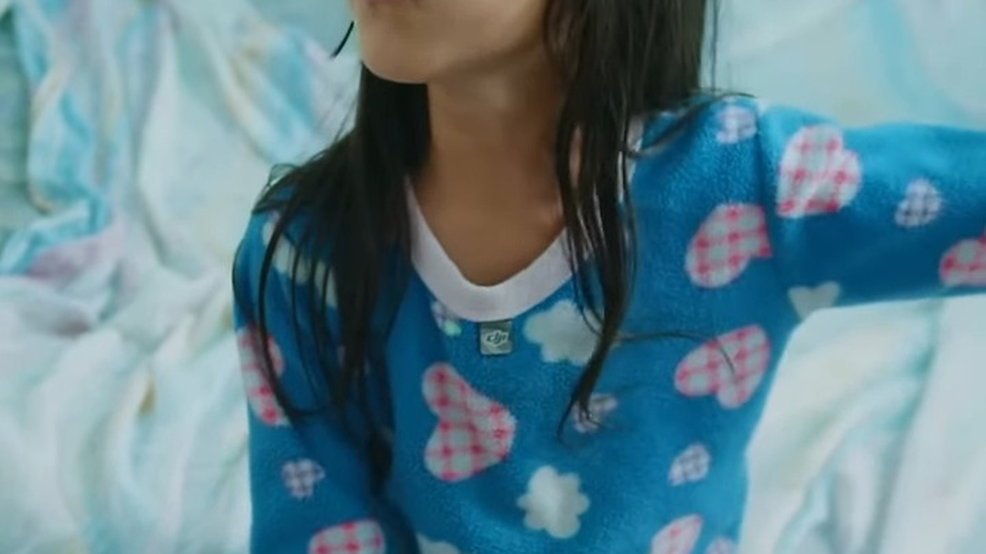 L0303004 Huérfana tenia un maniquí para sentir el amor de part2