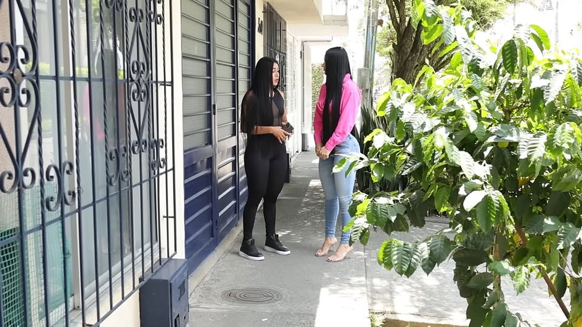 L0803003 CREYÓ QUE SE HABÍA ENAMORADO DE UN MILLONARIO part2