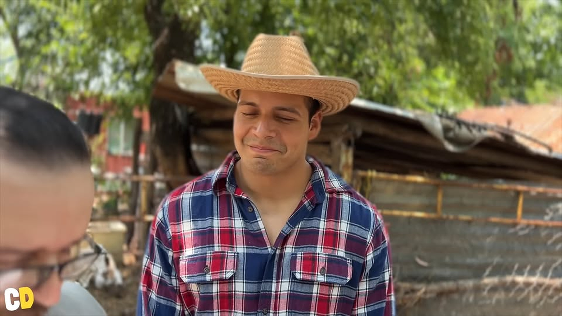 L0803005 Hermanos reciben gran herencia pero deben tomar un part2