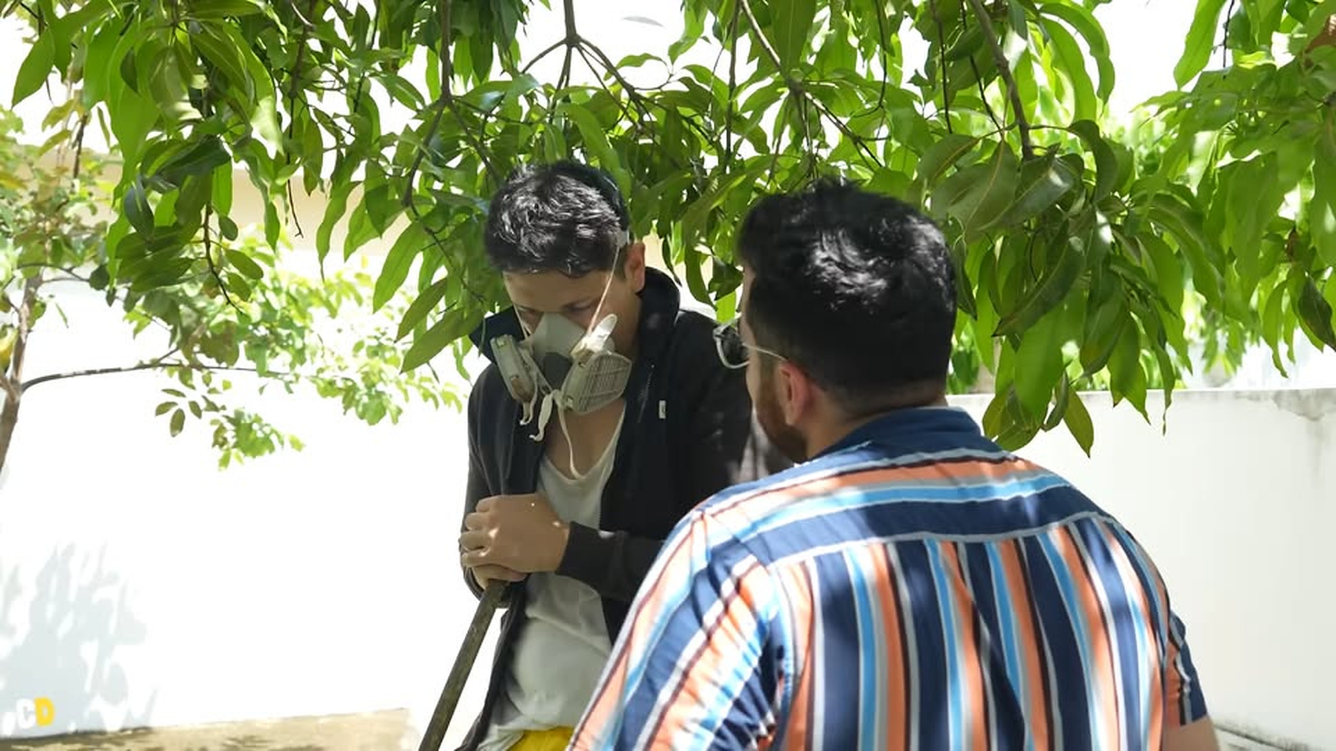 L1003005 Millonario escondió su amante bajo el agua sin part2