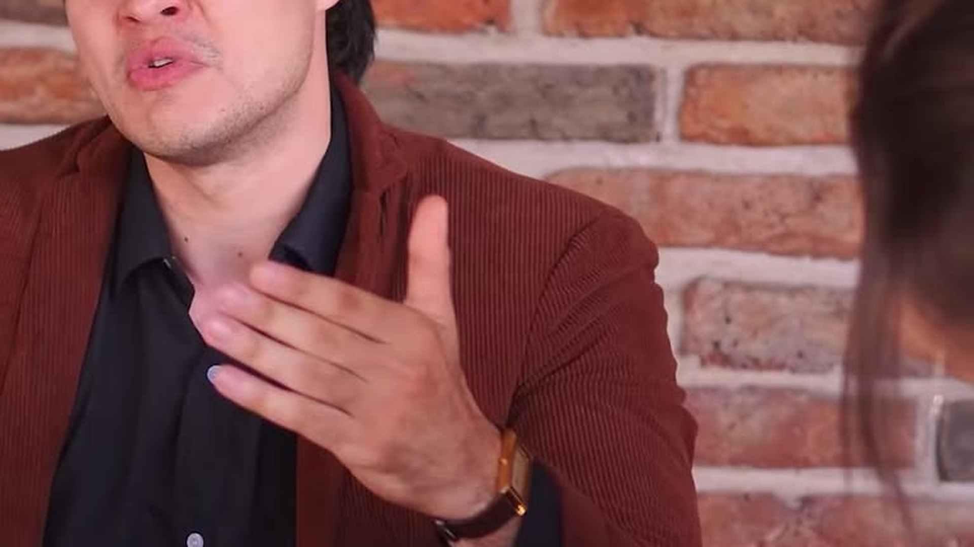 L1103003 No le ponia atención por ver a otras mujeres en la calle. part2