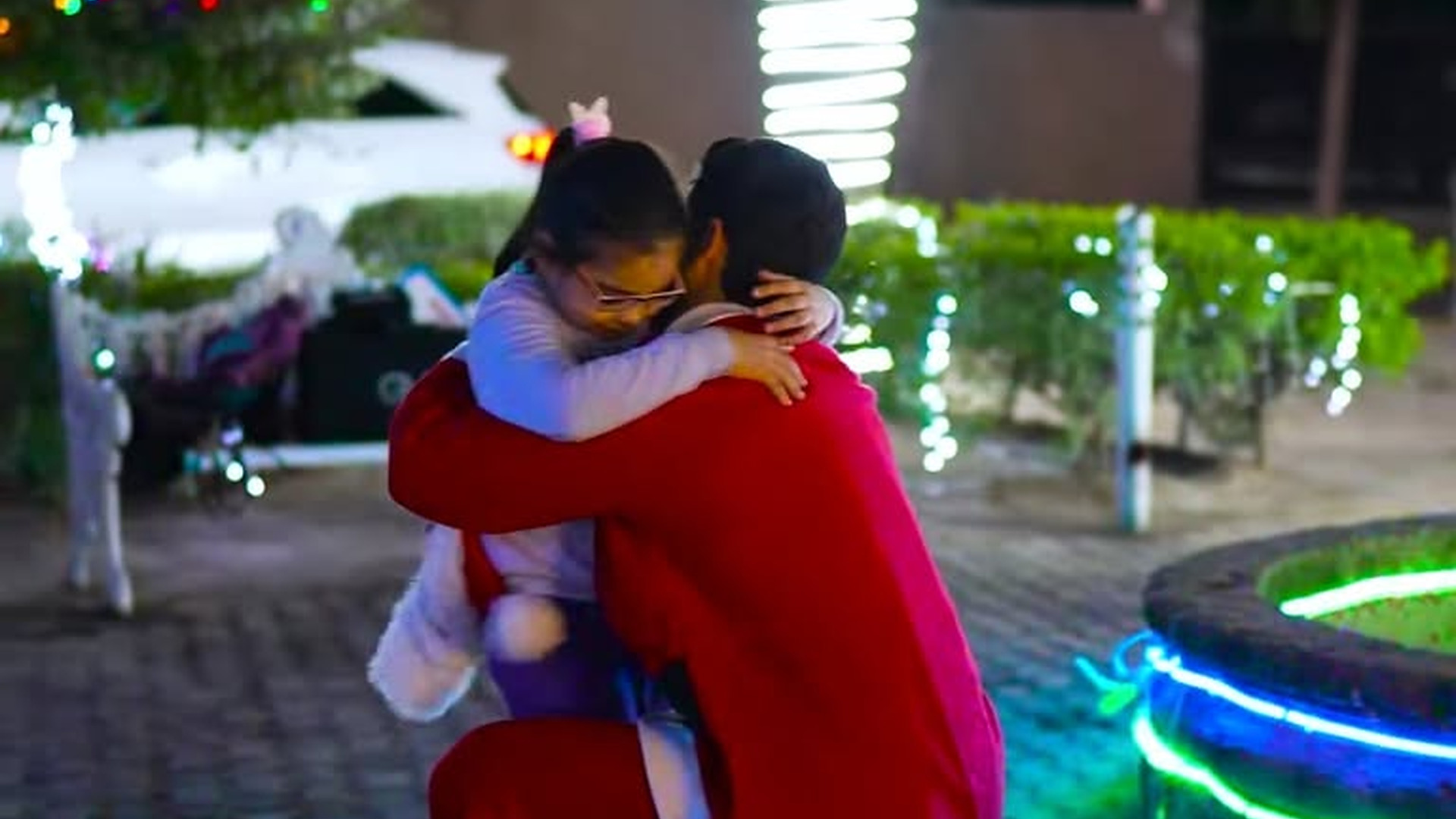 L1403005 Lo que esta pequeña le pidió a santa para navidad te conmoverá. part2