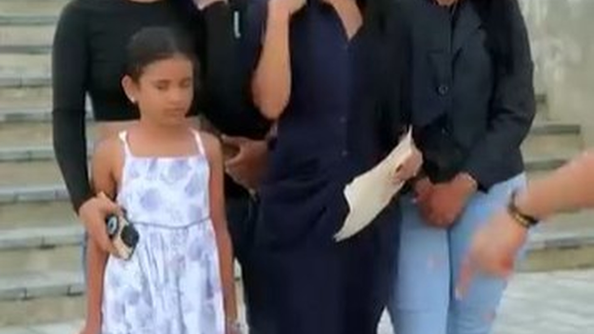 L1903001 Su hija solo quería atención y la madre enfocada en el celular 🤬🤳 #reflexiones #viral part2