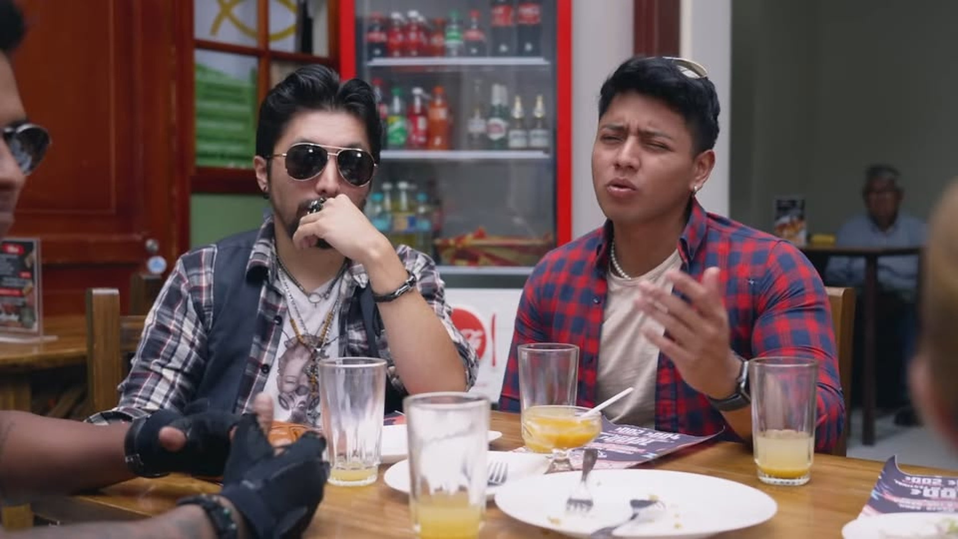 L2003003 Utilizaba su Novia como un cajero automático part2