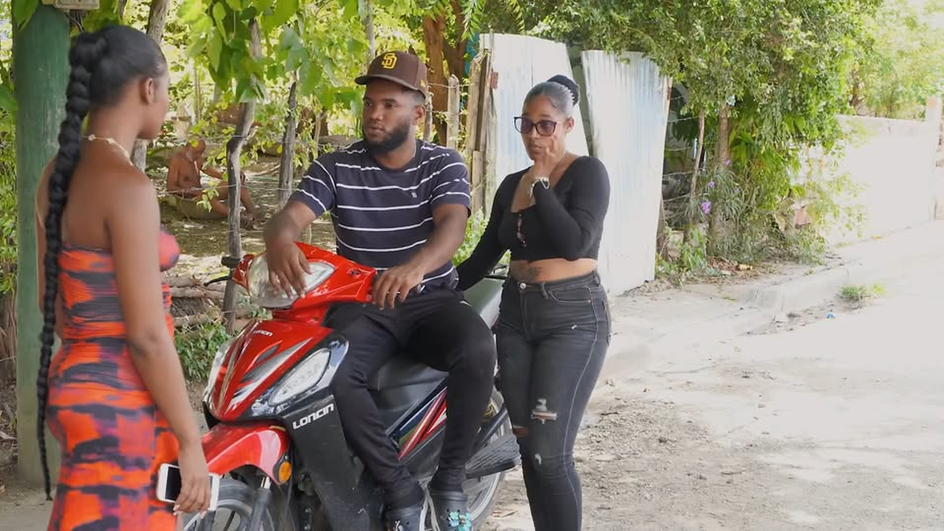 L2903002 AYUDO A MI PAREJA PARA QUE VIAJE A ESTADOS UNIDOS Y CUANDO REGRESO NO ME CONOCÍA CARLITO FIN part2